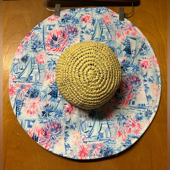 Lilly Pulitzer "From Sea to Shining Sea" Natural Straw Beach Hat. - Picture 4 of 5